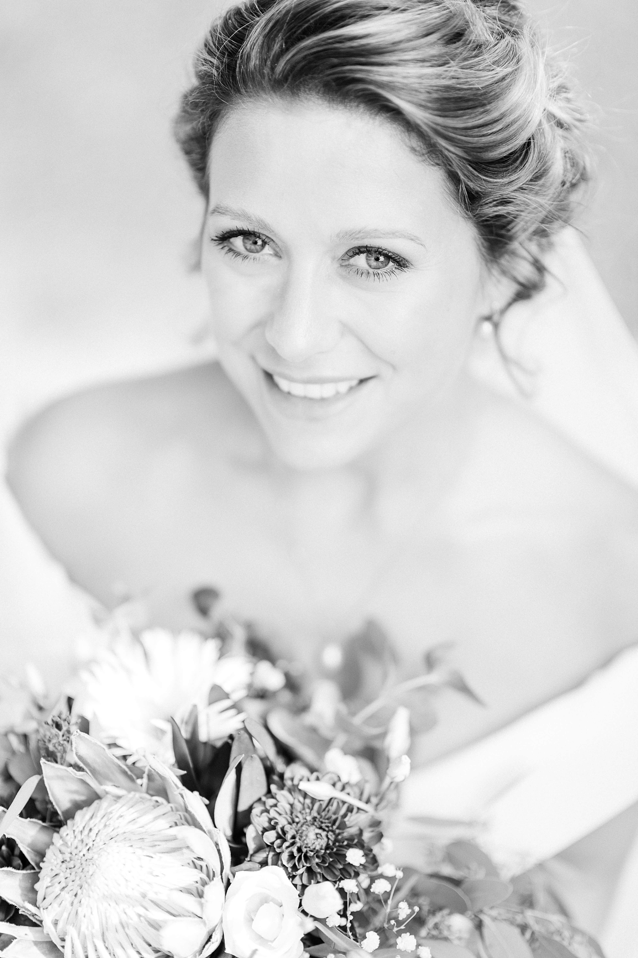 Rebecca Conte Hochzeitsfotograf Schlosshotel Friedrischruhe: elegante Braut
