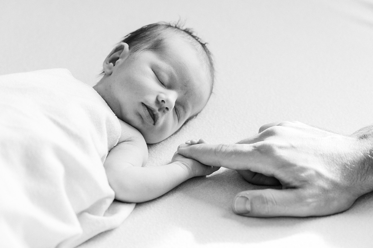 Rebecca Conte Fotograf Stuttgart: natürliche Neugeborenenfotografie